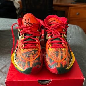 Kyrie Infinity Sneakers Brand New never worn